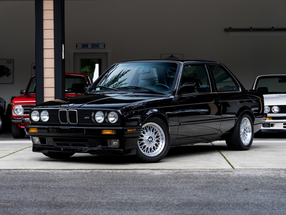 download BMW 3 325is able workshop manual