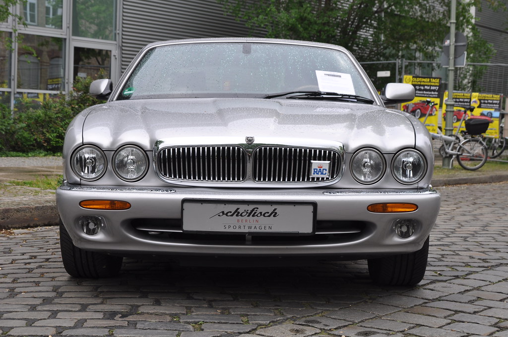 download Jaguar XJ8 workshop manual