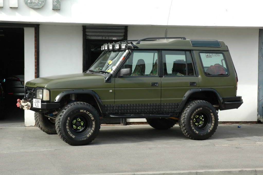 download Land Rover Defender 300 Tdi workshop manual