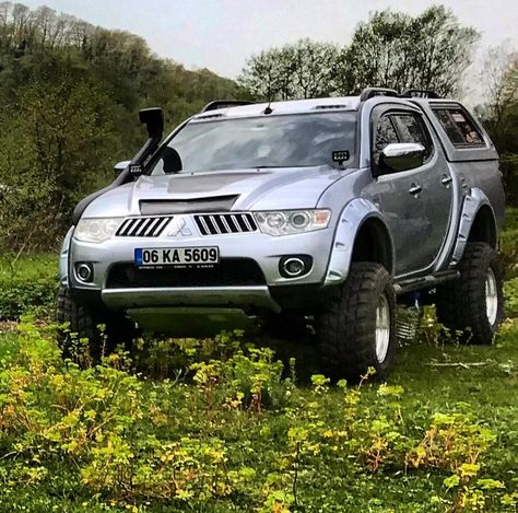 download MITSUBISHI TRITON L200 2.5L 3.2L able workshop manual