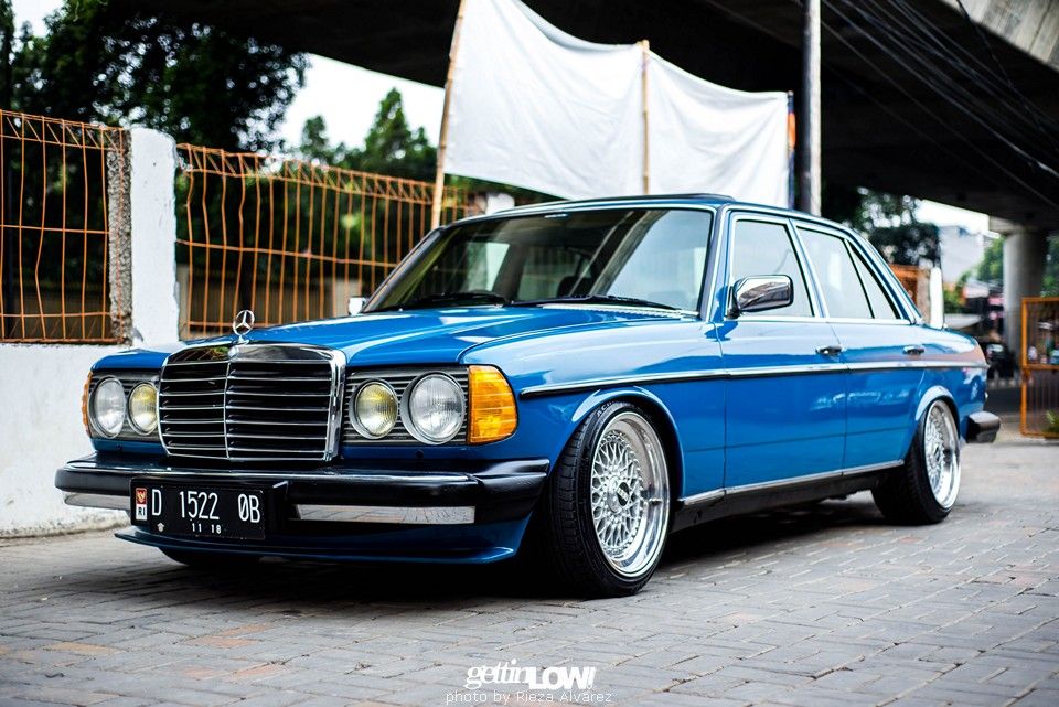 download Mercedes 280 E workshop manual