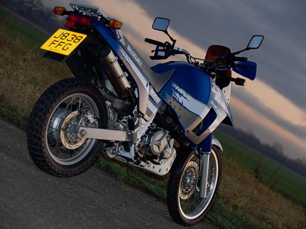 download SUZUKI DR750S DR800S Motorcycle  able workshop manual